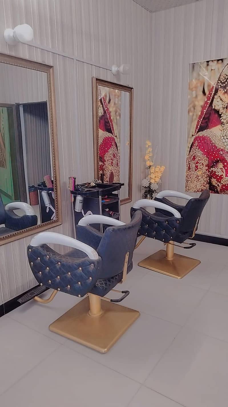 saloon setup 3