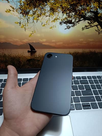 iPhone 16e | 128 GB | Waterpack | 10/10