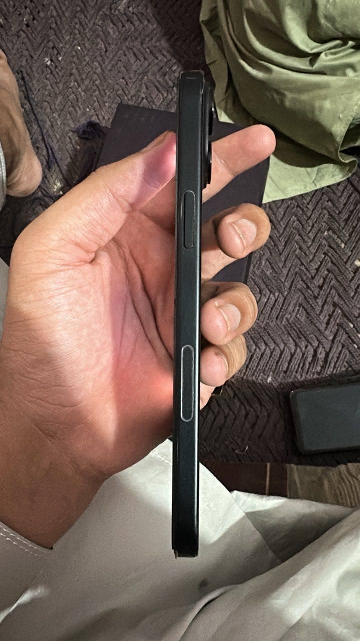 Apple iPhone 15 plus 0