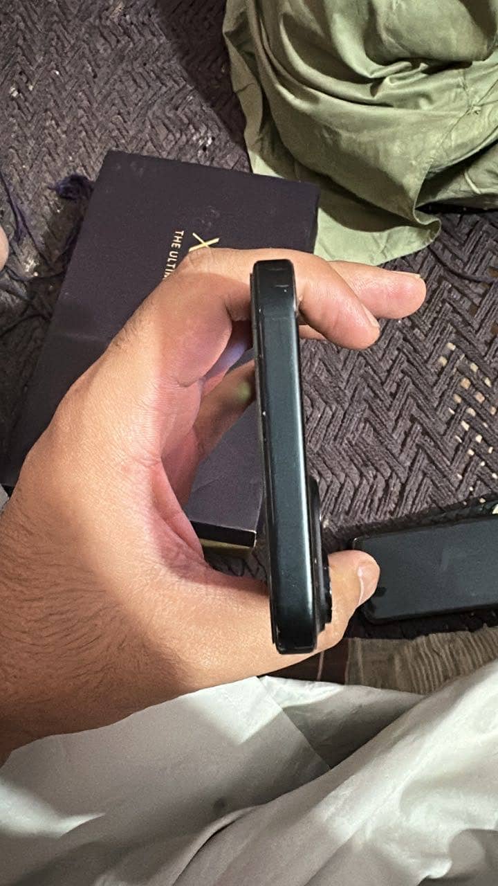 Apple iPhone 15 plus 2