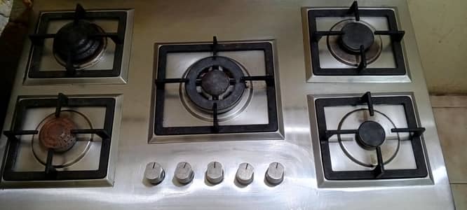 Five burner stove with built in lighter