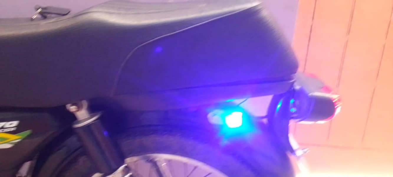 unique CD 70 2017 model 9