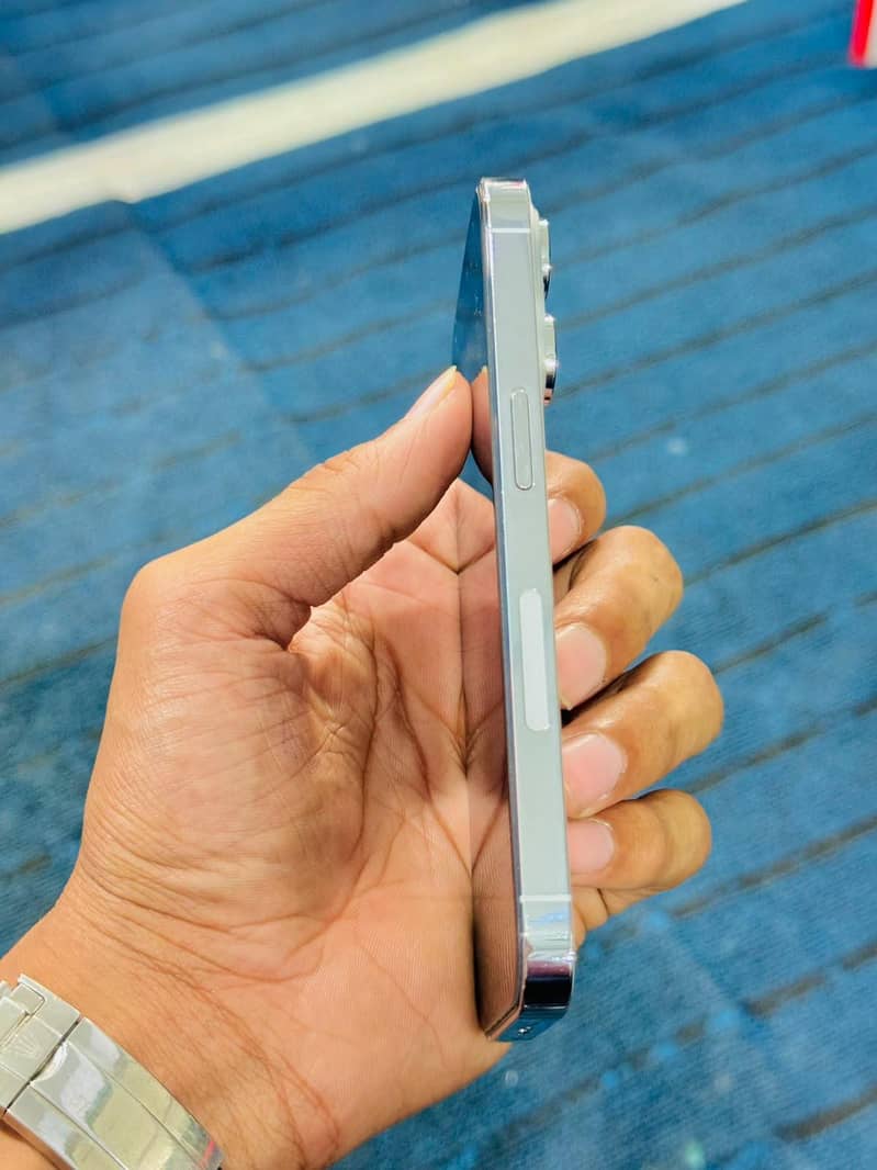 iphone 14 pro 2