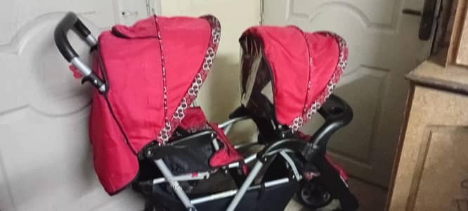 importes and branded twin baby stroller in almost new in condition