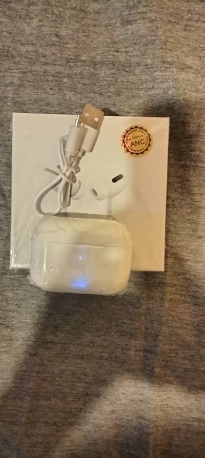 earbuds brand new
