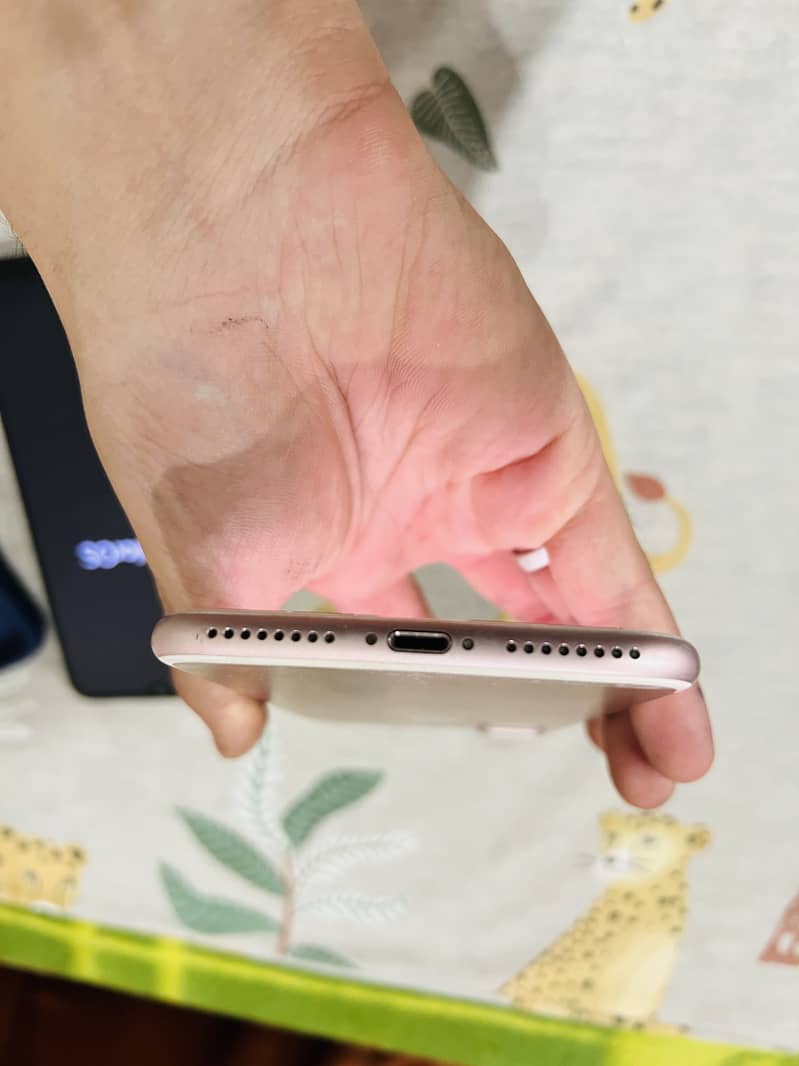 Apple iPhone 7 Plus pta approved 3