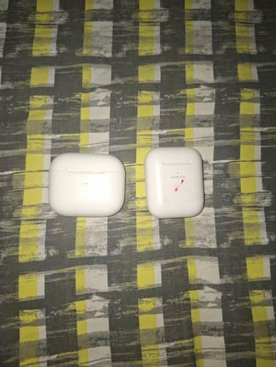 Imported earbuds 2 set urgent sale