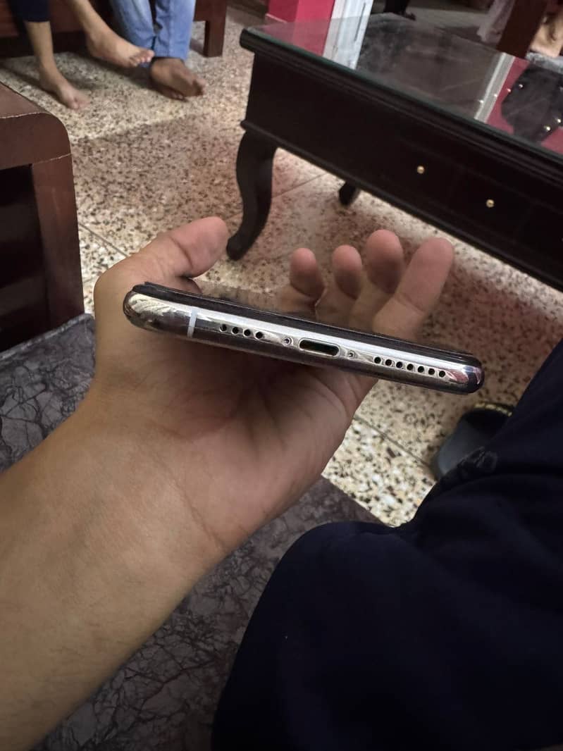 Apple iPhone XS Max 2