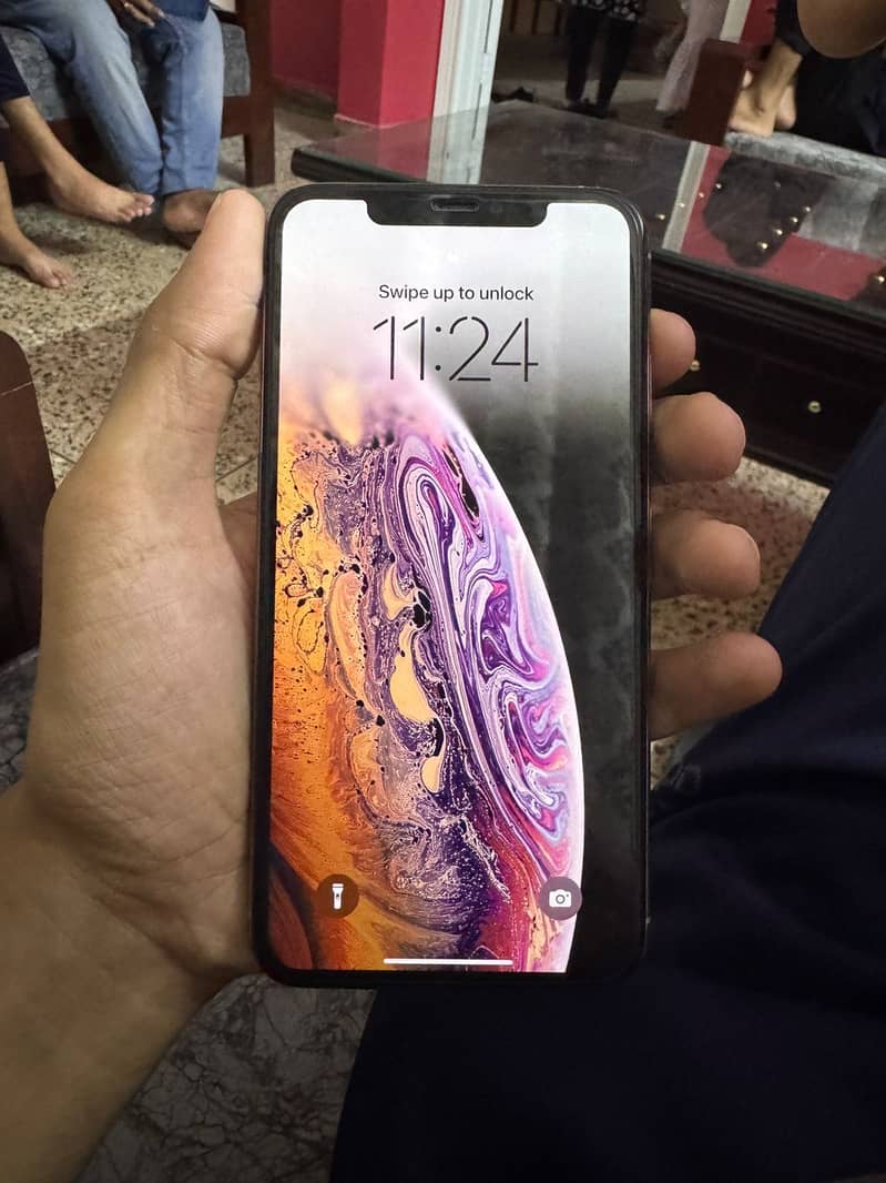 Apple iPhone XS Max 5