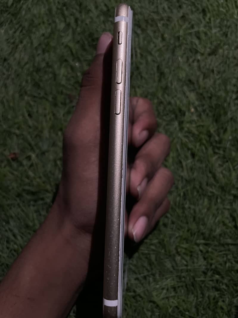 Apple iPhone 7 1