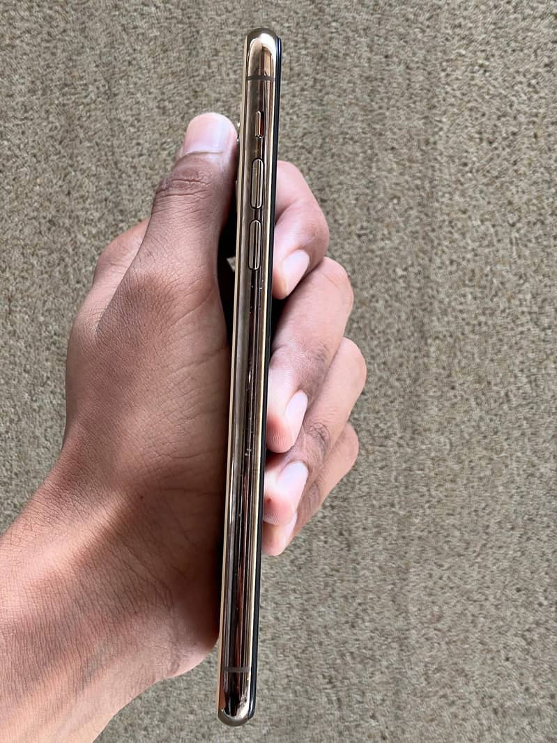 IPHONE 11PRO MAX 2
