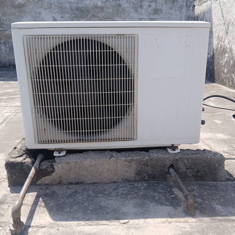1 ton old split ac 0