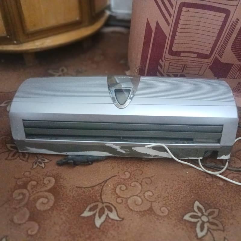 1 ton old split ac 2