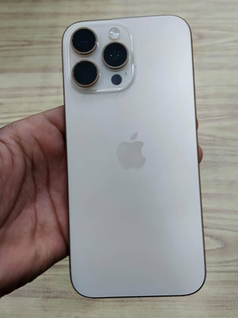 Apple iPhone 16 Pro Max 5