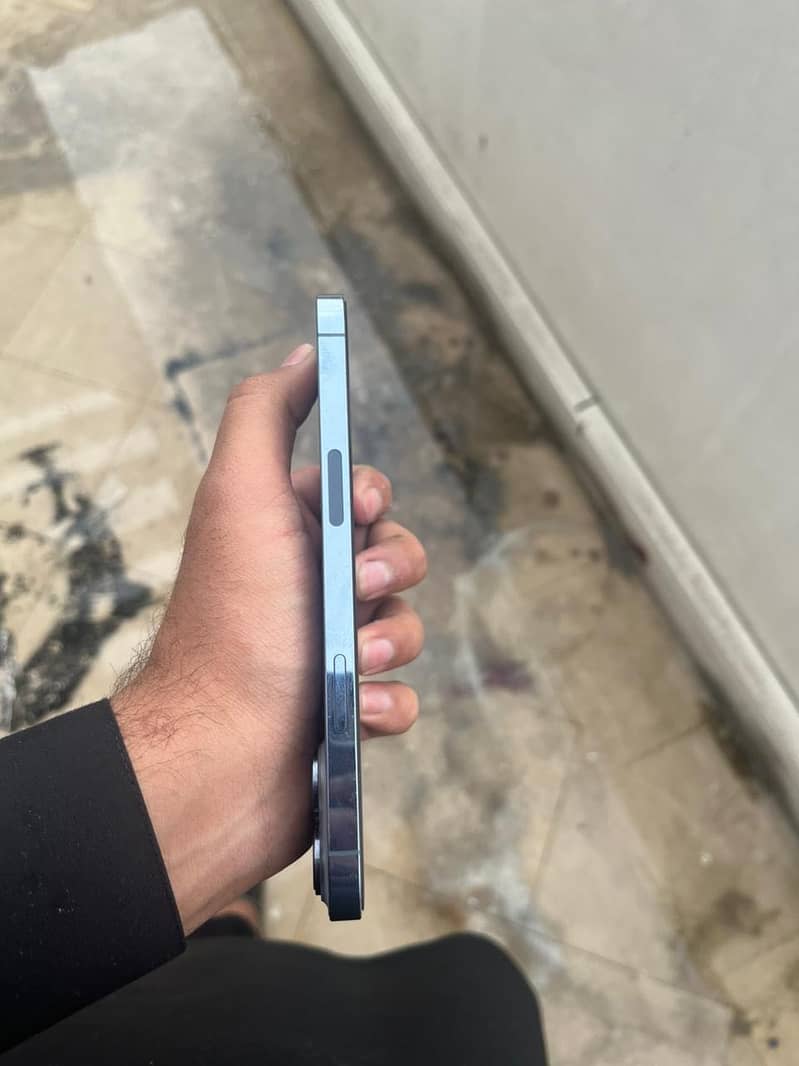 Apple iPhone 13 Pro Max 0