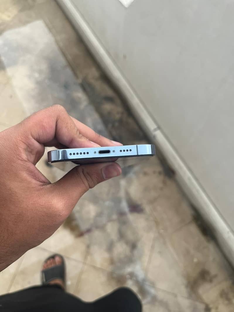 Apple iPhone 13 Pro Max 1