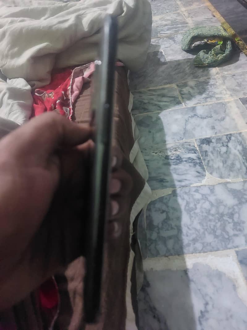 One Plus 10 Pro 4