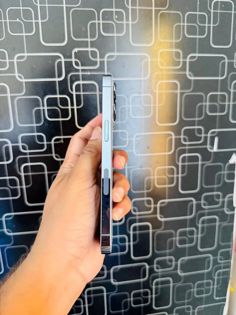 Apple iPhone 13 Pro 0
