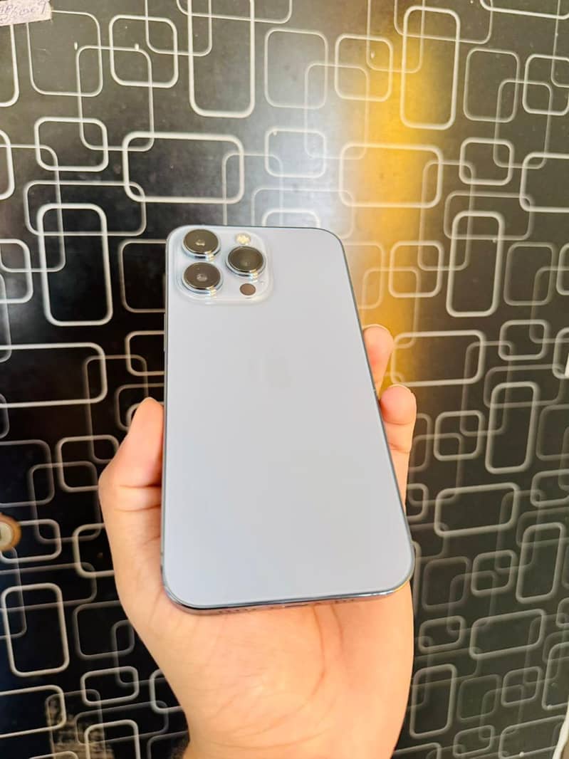 Apple iPhone 13 Pro 2