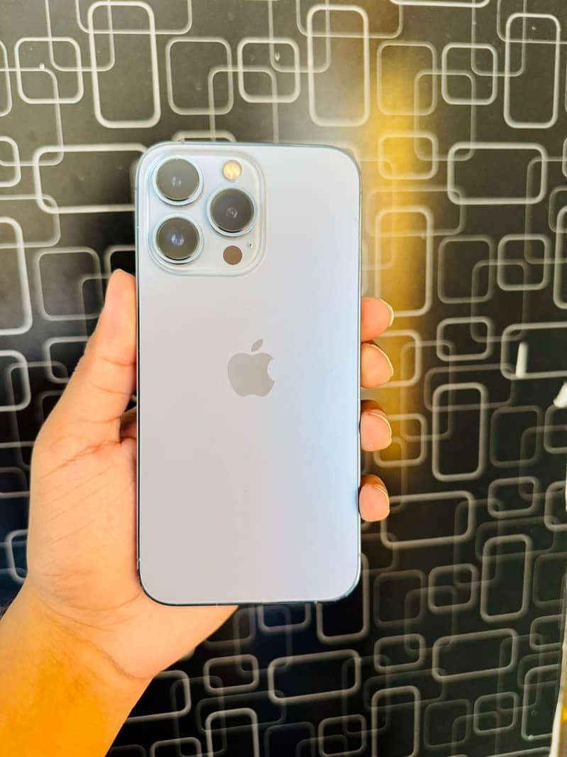 Apple iPhone 13 Pro 4