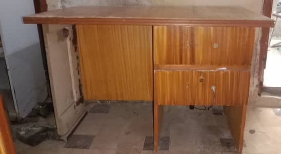 Office Computer Table / Study Desk – Urgent Sale
