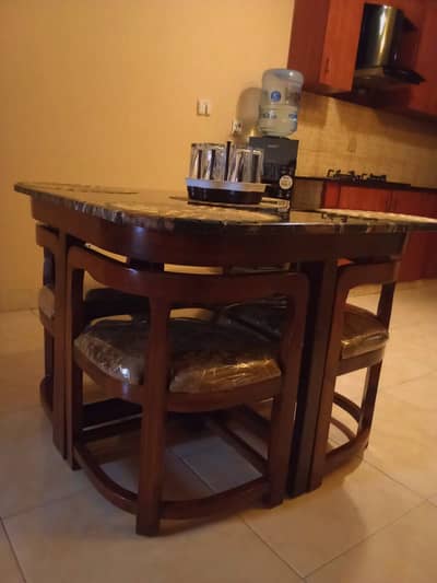 Dining Table Compact