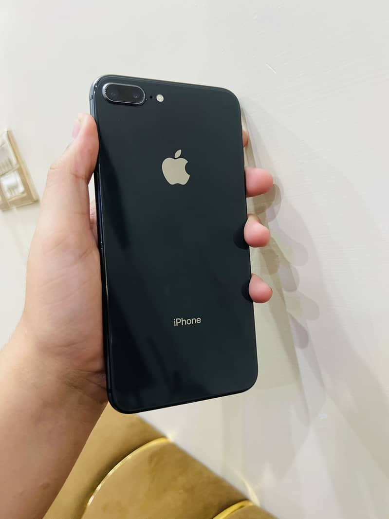 Apple iPhone 8 Plus 0