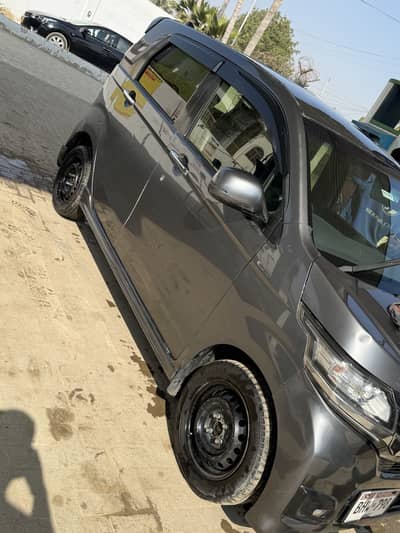 Honda N WGN 2016/17 | Full Option | Non accidental | Karachi Register