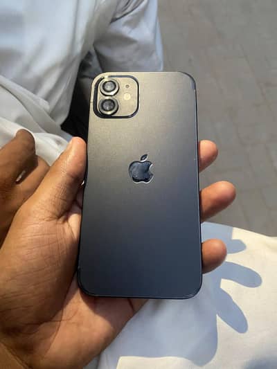 Apple iPhone 12