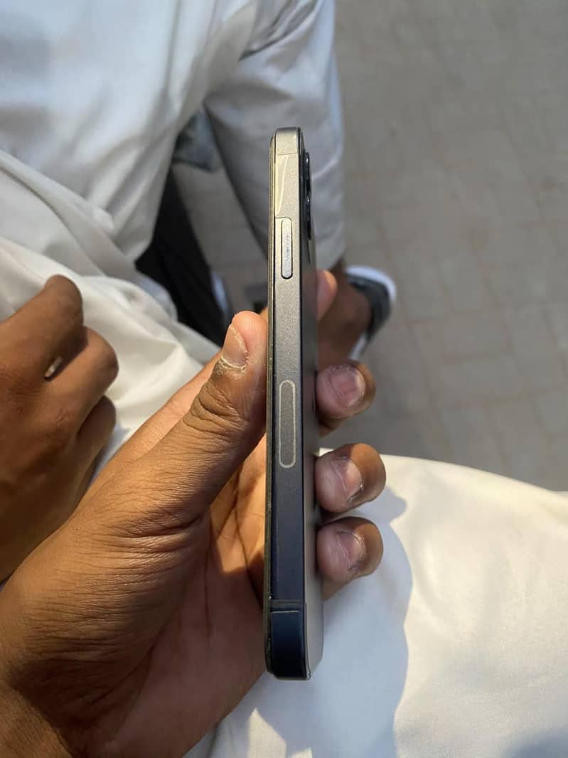 Apple iPhone 12 2