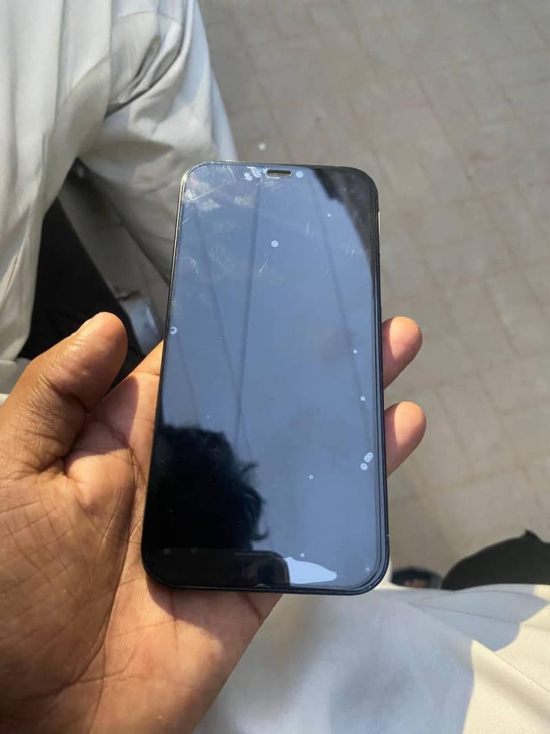 Apple iPhone 12 3