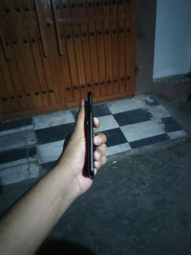 Google Pixel 4 3