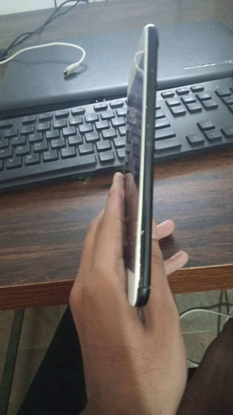 Apple iPhone 7 Plus 3
