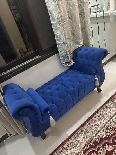 Stylish 2 person Sofa seti in royal blue color very good condition
