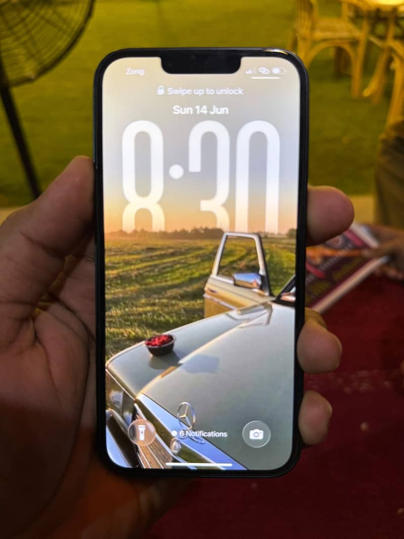 Apple iPhone 13 2