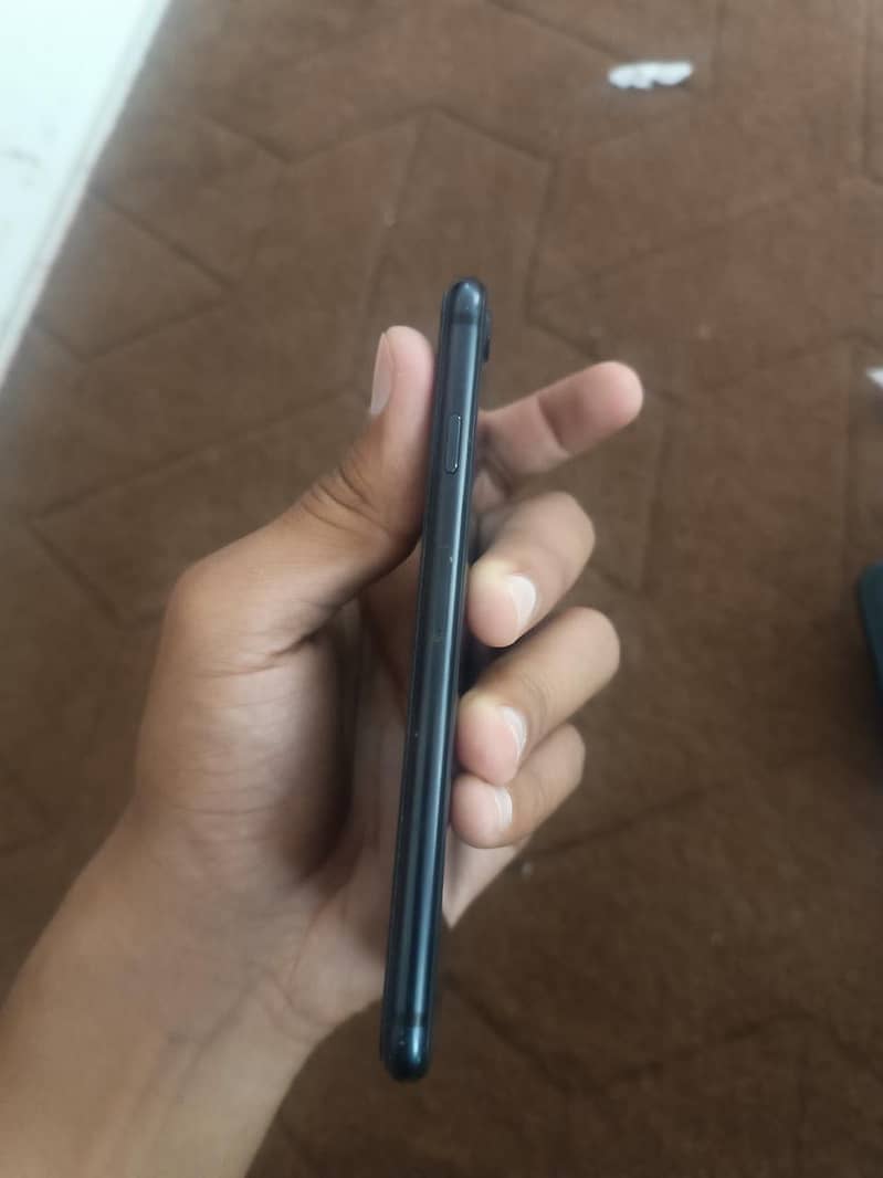 Apple iPhone SE 6