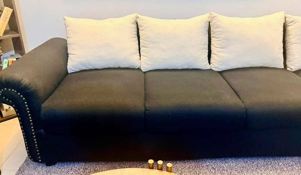L shape Sofa.  Read Description 1