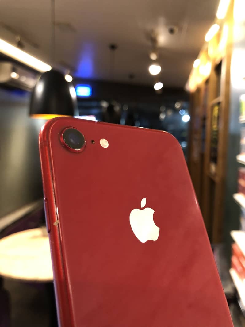 Apple iPhone 8 1
