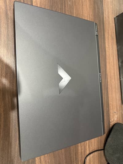 HP VICTUS 15