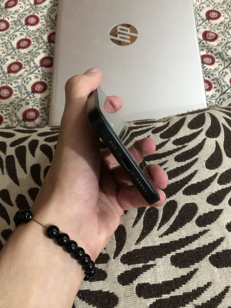 Apple iPhone 15 2