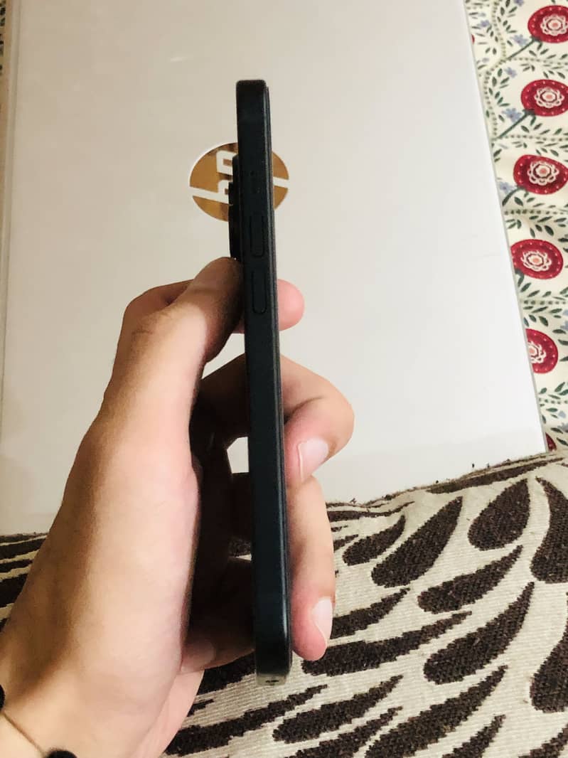 Apple iPhone 15 10
