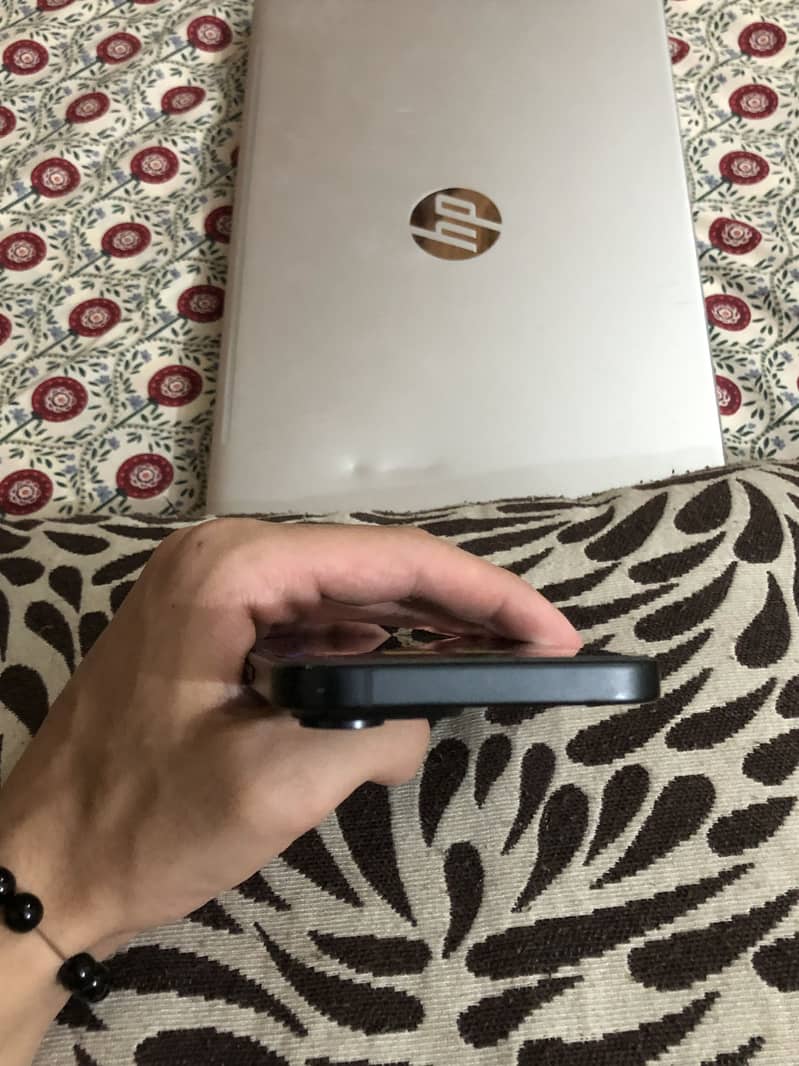 Apple iPhone 15 14