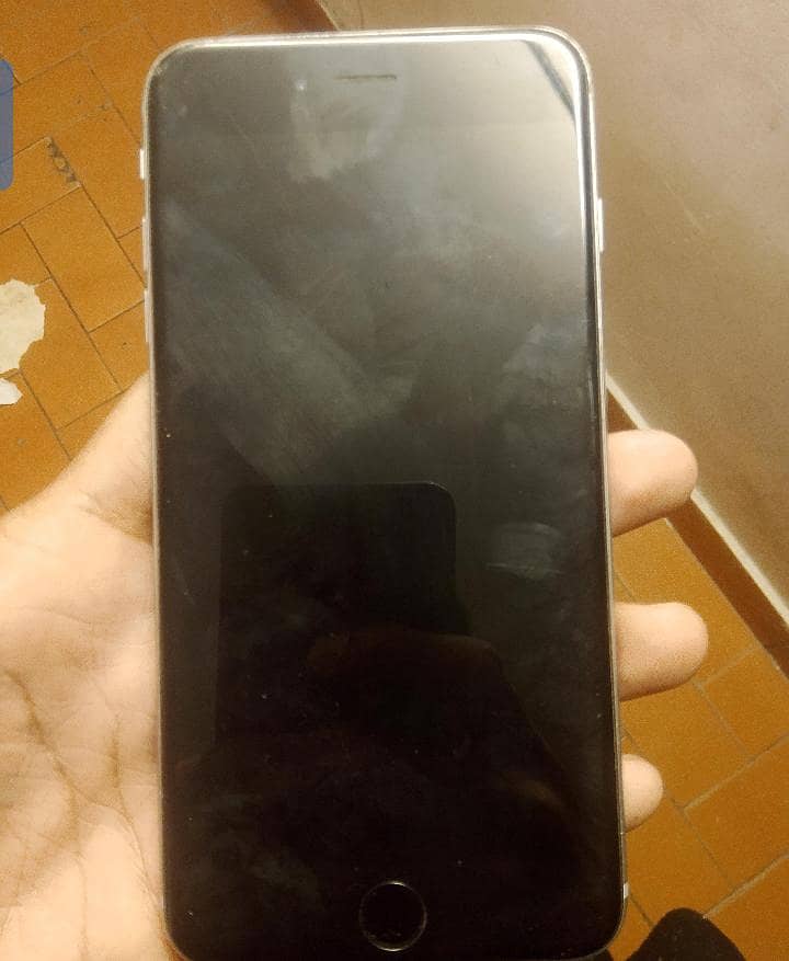 Apple iPhone 6 Plus 1