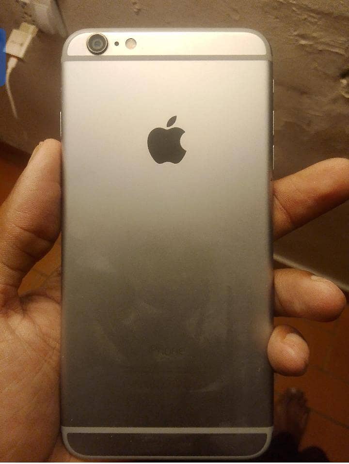 Apple iPhone 6 Plus 2
