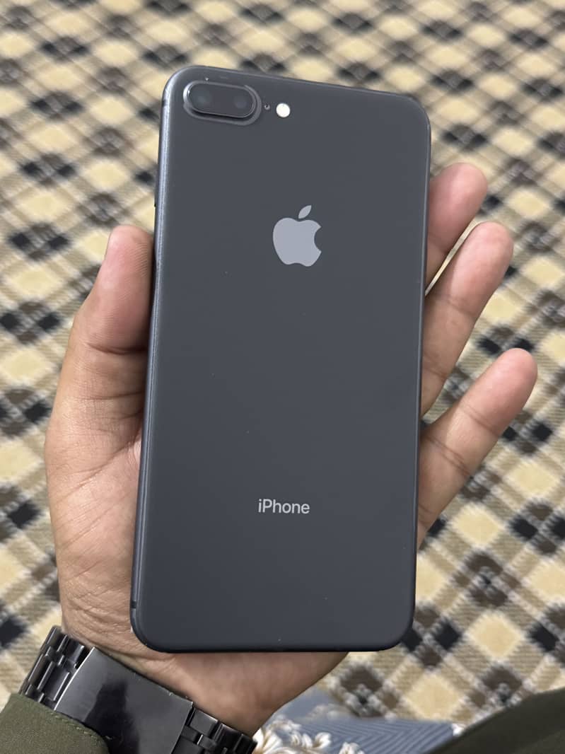 Apple iPhone 8 Plus 0
