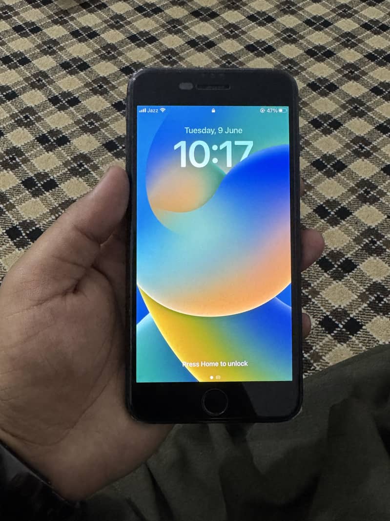 Apple iPhone 8 Plus 3