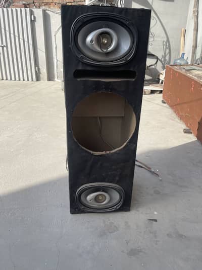 Speaker box without speaker