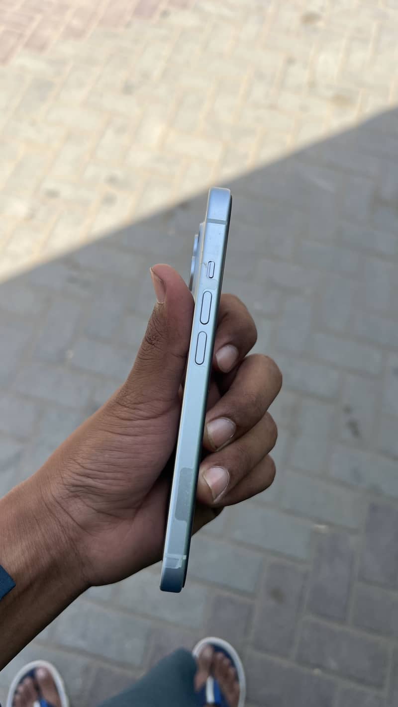 Apple iPhone 15 4