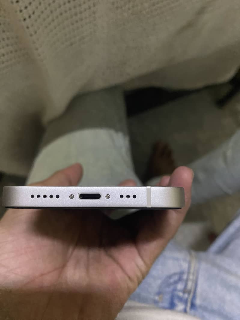 Apple iPhone 13 1