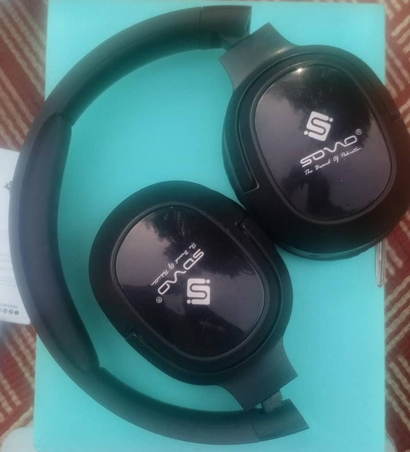 crazy base headphone 2